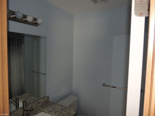 Building Photo - 2 br, 2 bath Duplex - 641 Rilynn Avenue No...