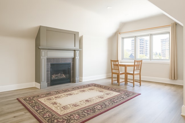 Photo du bâtiment - 12 Somerset St W