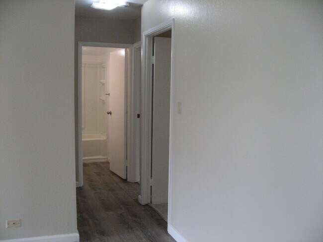 Building Photo - Mililani the place to be