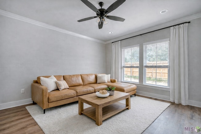 Foto del edificio - 8065 Lockhart Rd