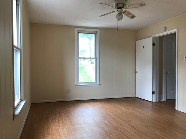 Bedroom 3 - 136 N Fairview St