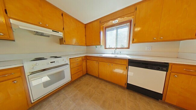 Foto del edificio - 2 Bedroom Apartment ~ Close to Campus