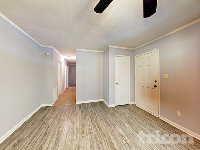 Foto del edificio - 68 Belmont Ln