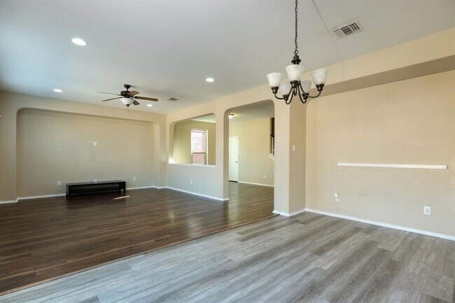 Building Photo - 1244 Yellow Iris Rd