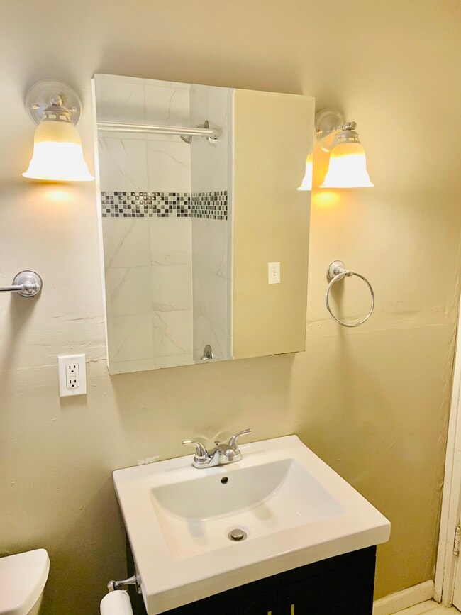 Bathroom - 1212 Woodland Dr