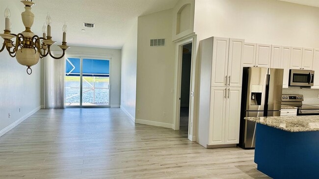 Building Photo - 8601 Mangrove Cay
