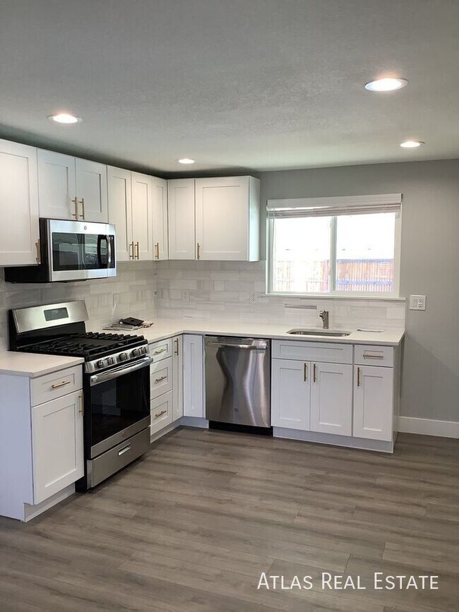 Foto del edificio - 13666 E Dakota Ave