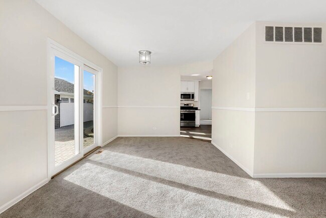 Building Photo - 505 Olive St