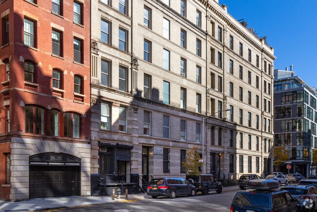 Building Photo - 136 Watts St