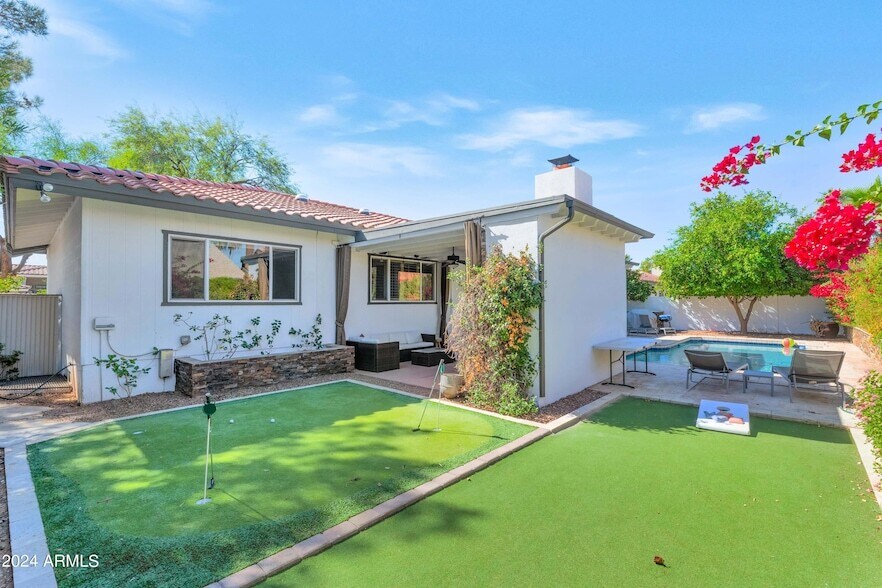 Foto principal - 5720 E Claire Dr
