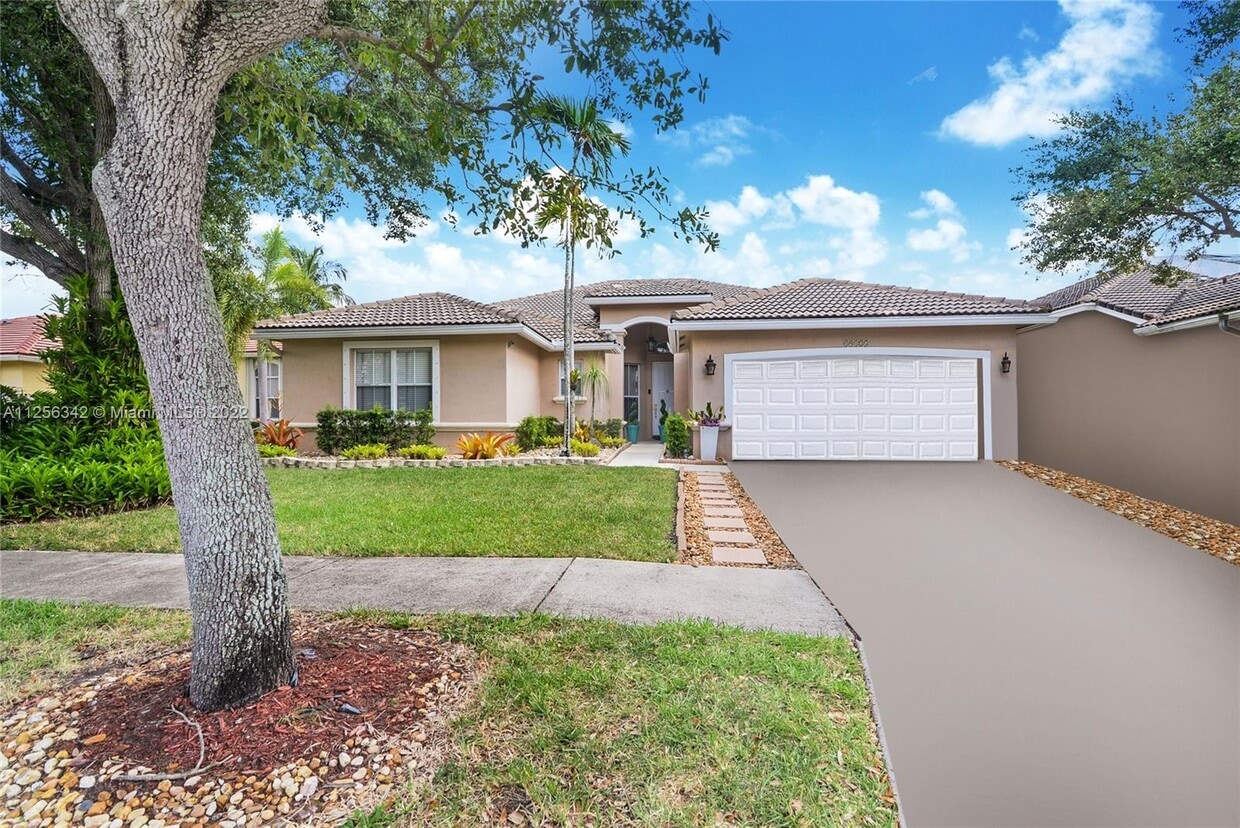 19125 NW 23rd Pl, Pembroke Pines, FL 33029 House for Rent in Pembroke Pines, FL