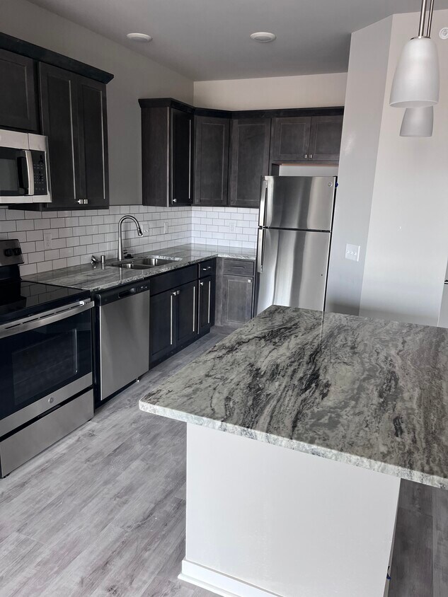 Heritage Hills Apartments 110 Breunig Blvd Waunakee, WI Apartments