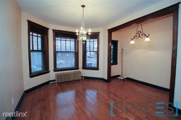 Primary Photo - 2453 N Kimball Ave