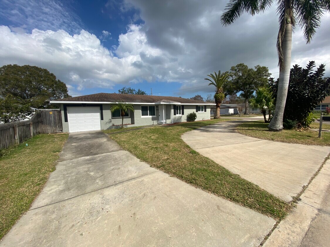Primary Photo - 4601 83rd Terrace