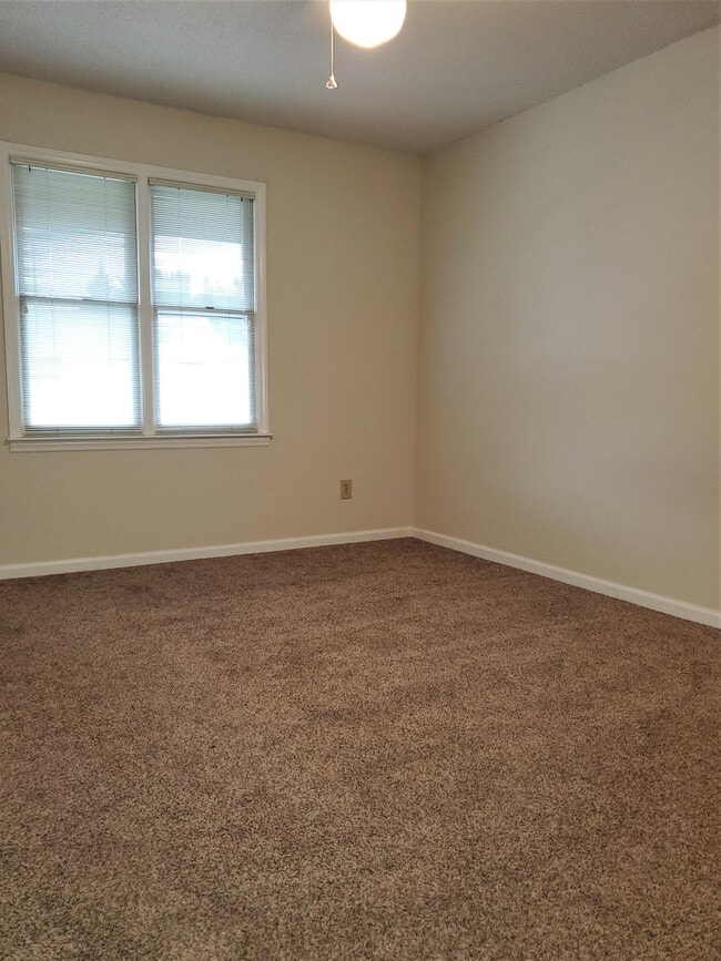 Building Photo - 1029 Rock Knoll Ct