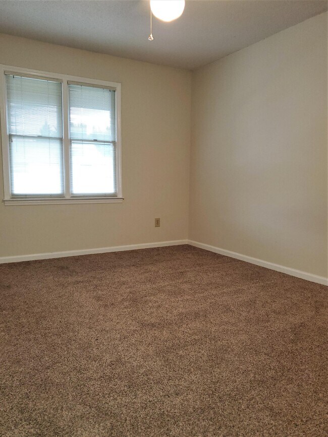 Foto del edificio - 1029 Rock Knoll Ct