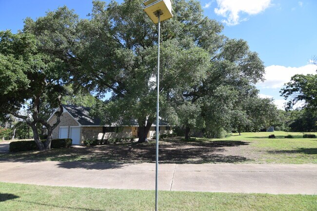 Foto del edificio - 10920 Hartrick Bluff Rd