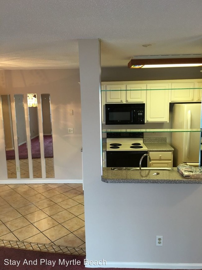 Building Photo - 2150 Clearwater Dr