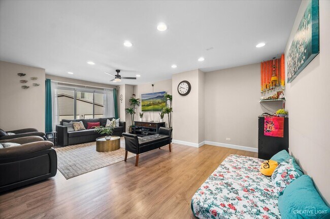Foto del edificio - 381 Park Ridge Ln