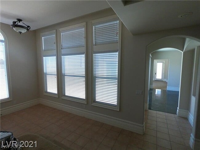 Building Photo - 496 Via Palermo Dr