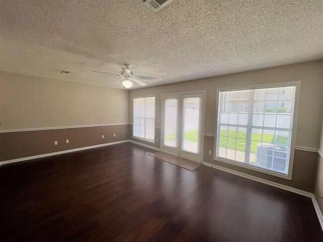 Building Photo - 205 Wakefield Way