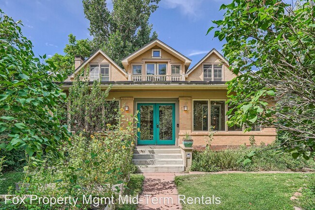 Building Photo - 4 br, 2.5 bath House - 517 Marine St
