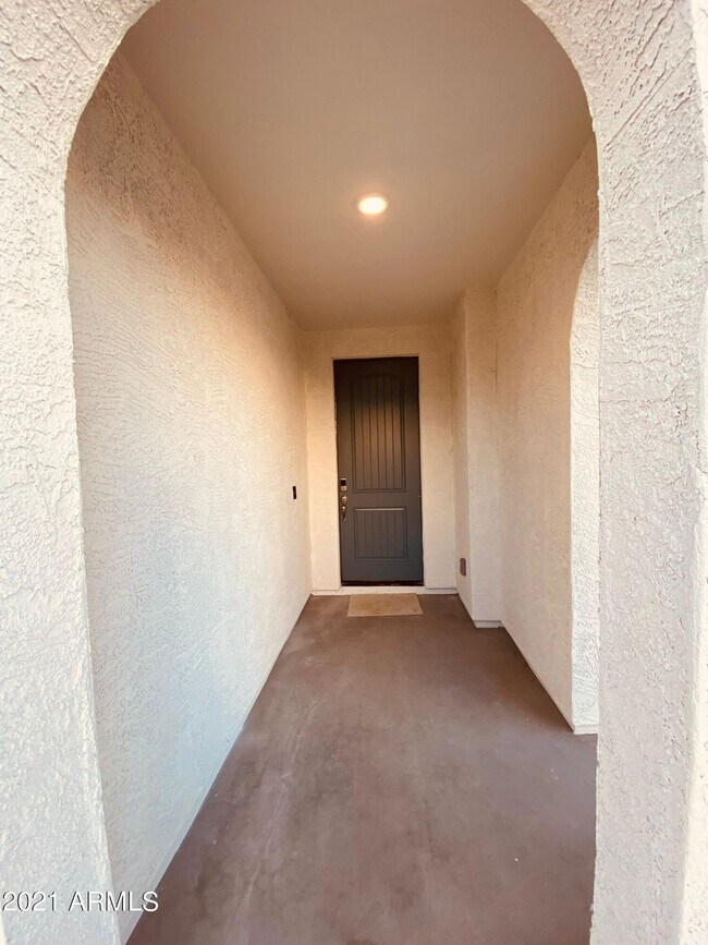 Building Photo - 2850 S Navajo Way