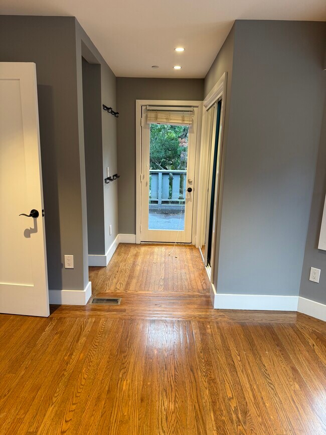 Área del armario principal - 196 Tunstead Ave