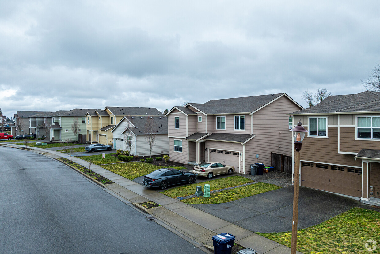 Building Photo - Liberty Meadows