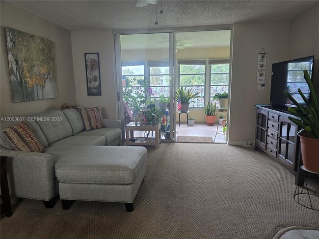 Foto del edificio - 7664 NW 18th St