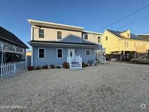 Building Photo - 40 Bay Shore Dr
