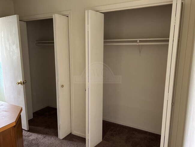 Building Photo - 2103 Omega Cir