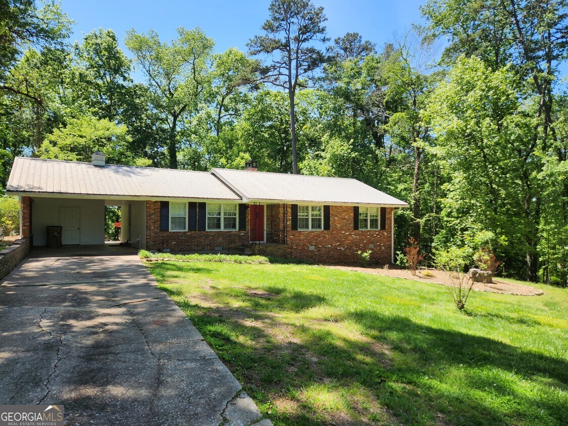 Primary Photo - 3131 Edgewater Dr