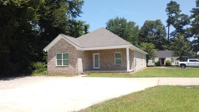 Building Photo - 2402 Prince Ave