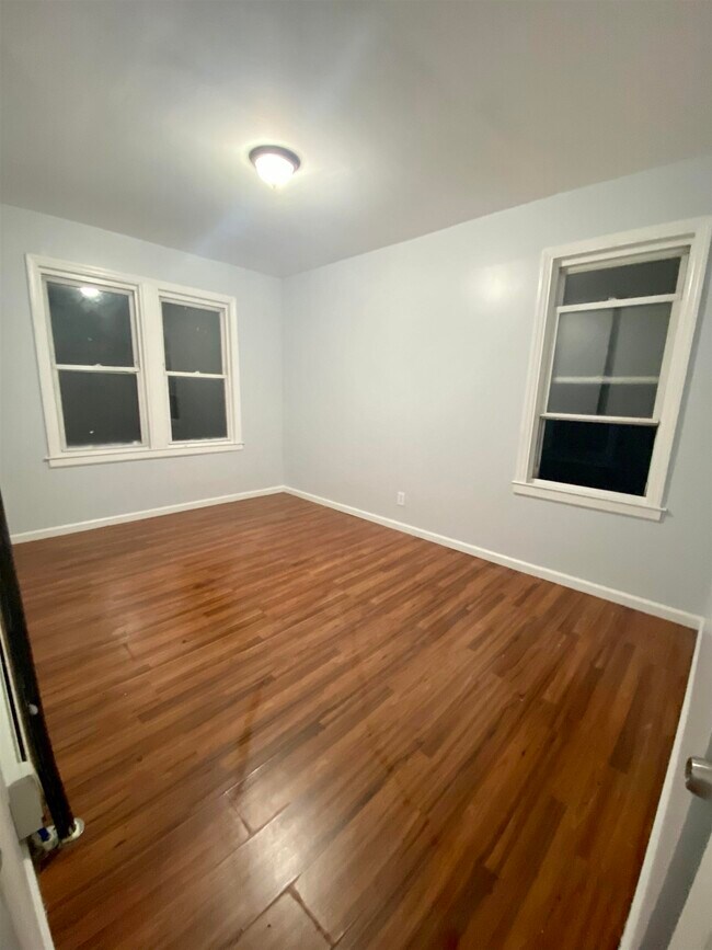 Building Photo - 211 Van Nostrand Ave