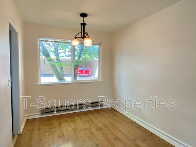 Foto del edificio - 4883 Terrace Dr NE