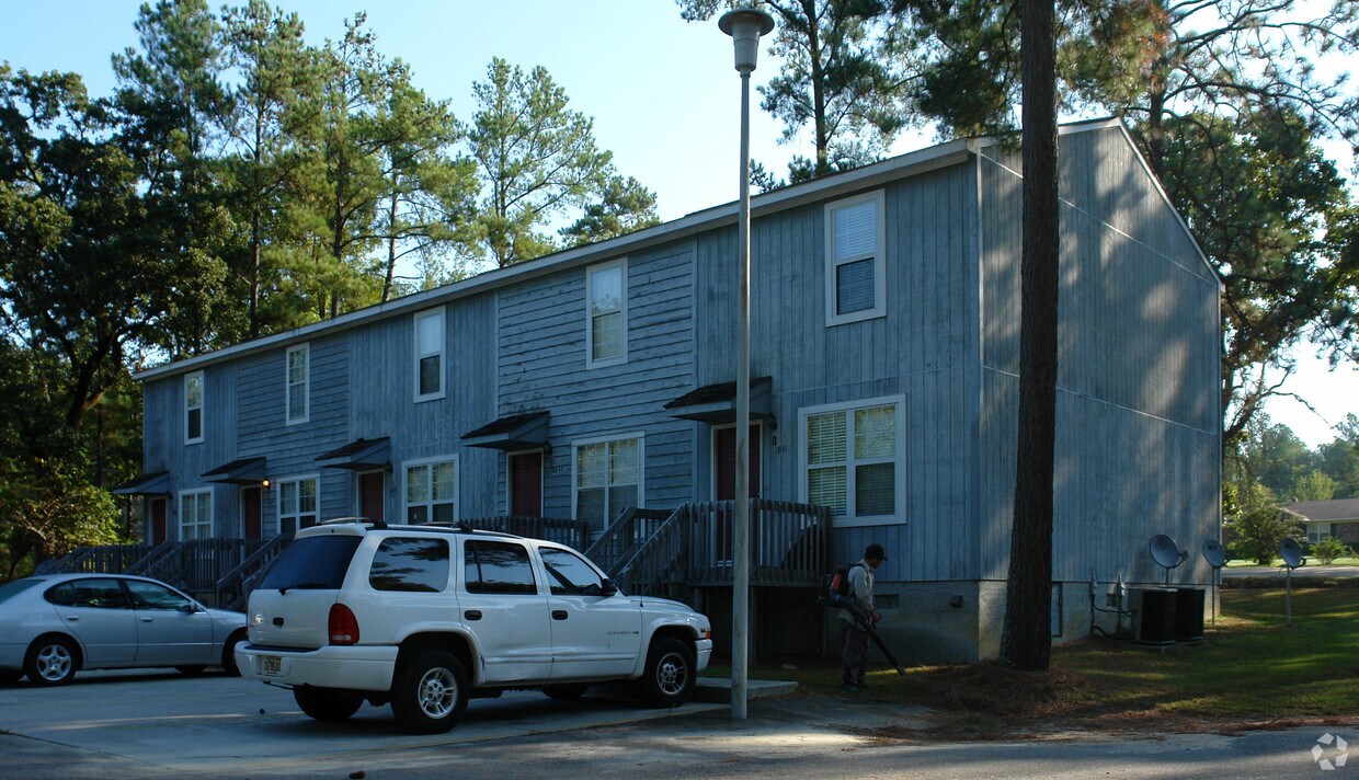Primary Photo - 1825-1841 Rim Rd