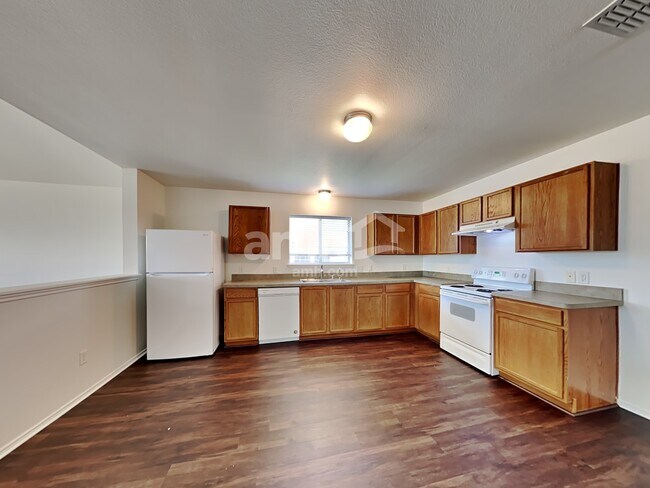 Foto del edificio - 617 Overton Dr