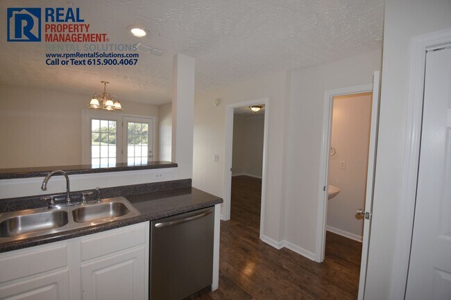 Foto del edificio - Amazing 3 BR townhome in Murfreesboro w/ga...