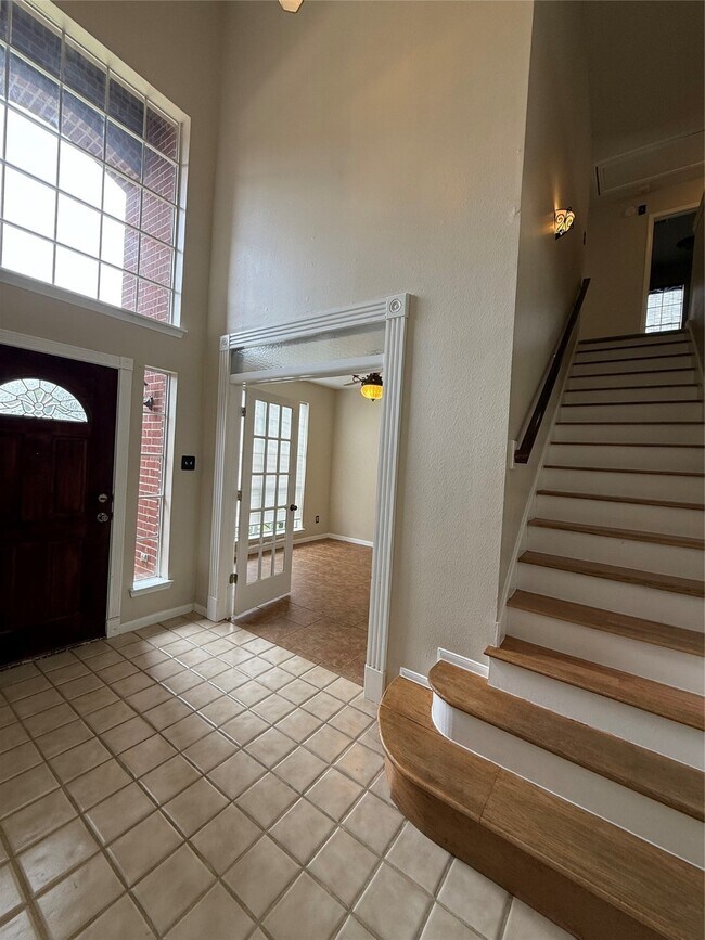 Building Photo - 4614 Russett Pl S