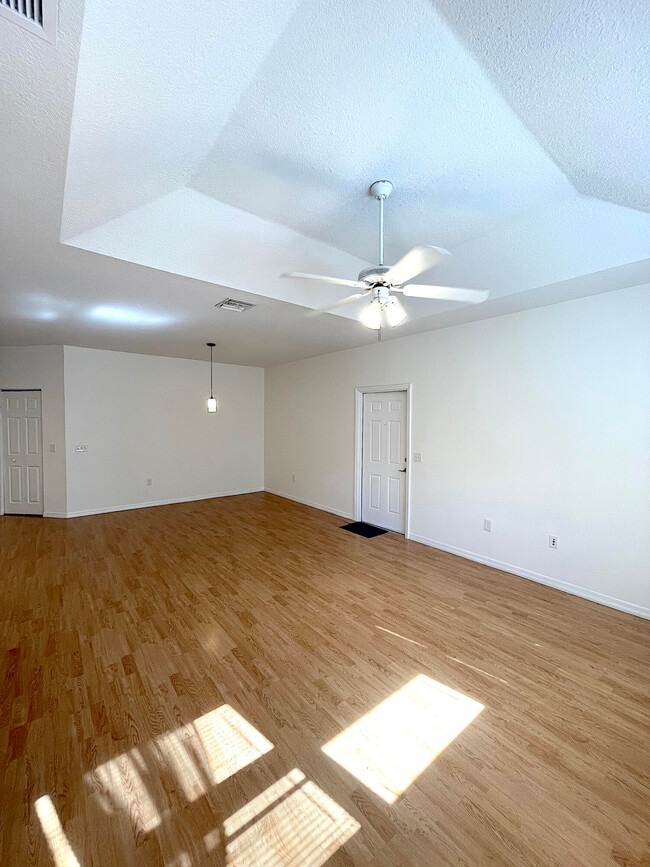 Building Photo - 1791 S Dovetail Dr