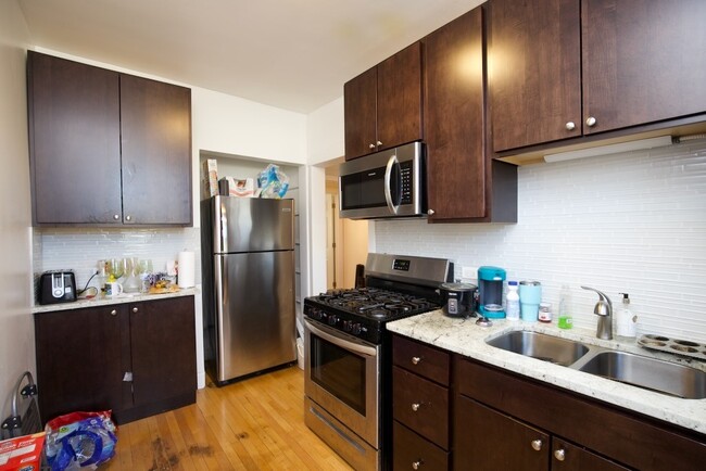 Foto del edificio - 5049 N Central Park Ave