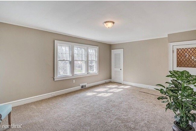 Foto del edificio - 2 br, 1 bath Condo - 221 West Kings Highway B