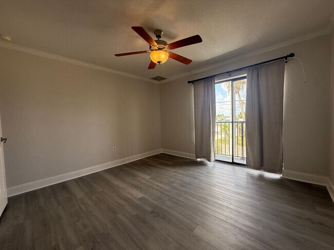 Foto del edificio - Spacious 2 bedroom 2.5 bathroom condo