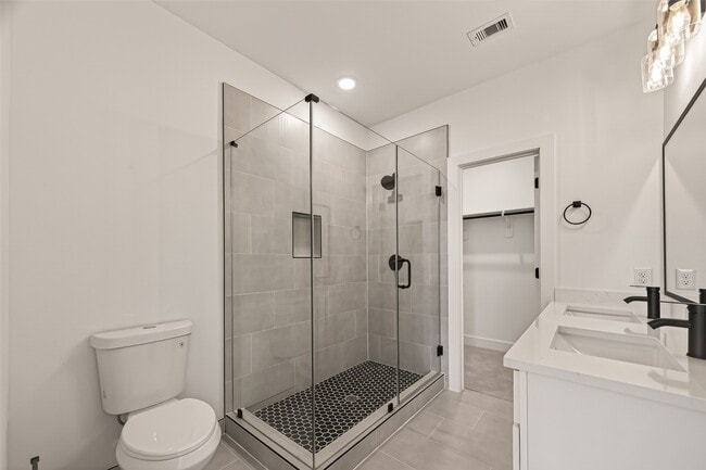 Building Photo - 2710 Bostic St