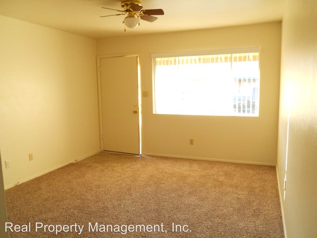 Foto del edificio - 3260-3290 Stingy Ln