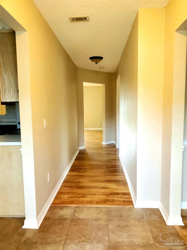Building Photo - 9000 Bluebay Ln