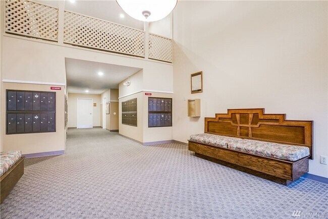 Foto del edificio - 13717 Linden Ave N