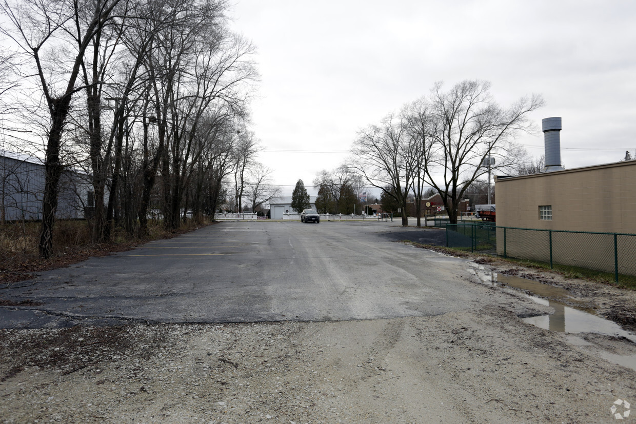 Building Photo - New Lenox Horizon Senior Living Community