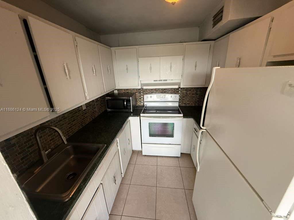 Foto principal - 6675 W 4th Ave